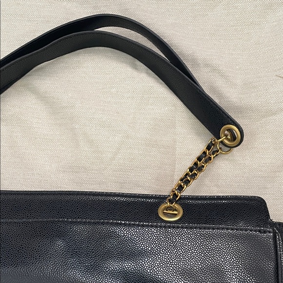 Elegant Black CC Leather Tote Bag - Picture 3 of 7